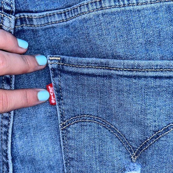 Levis Jean Shorts - Picture 4 of 4